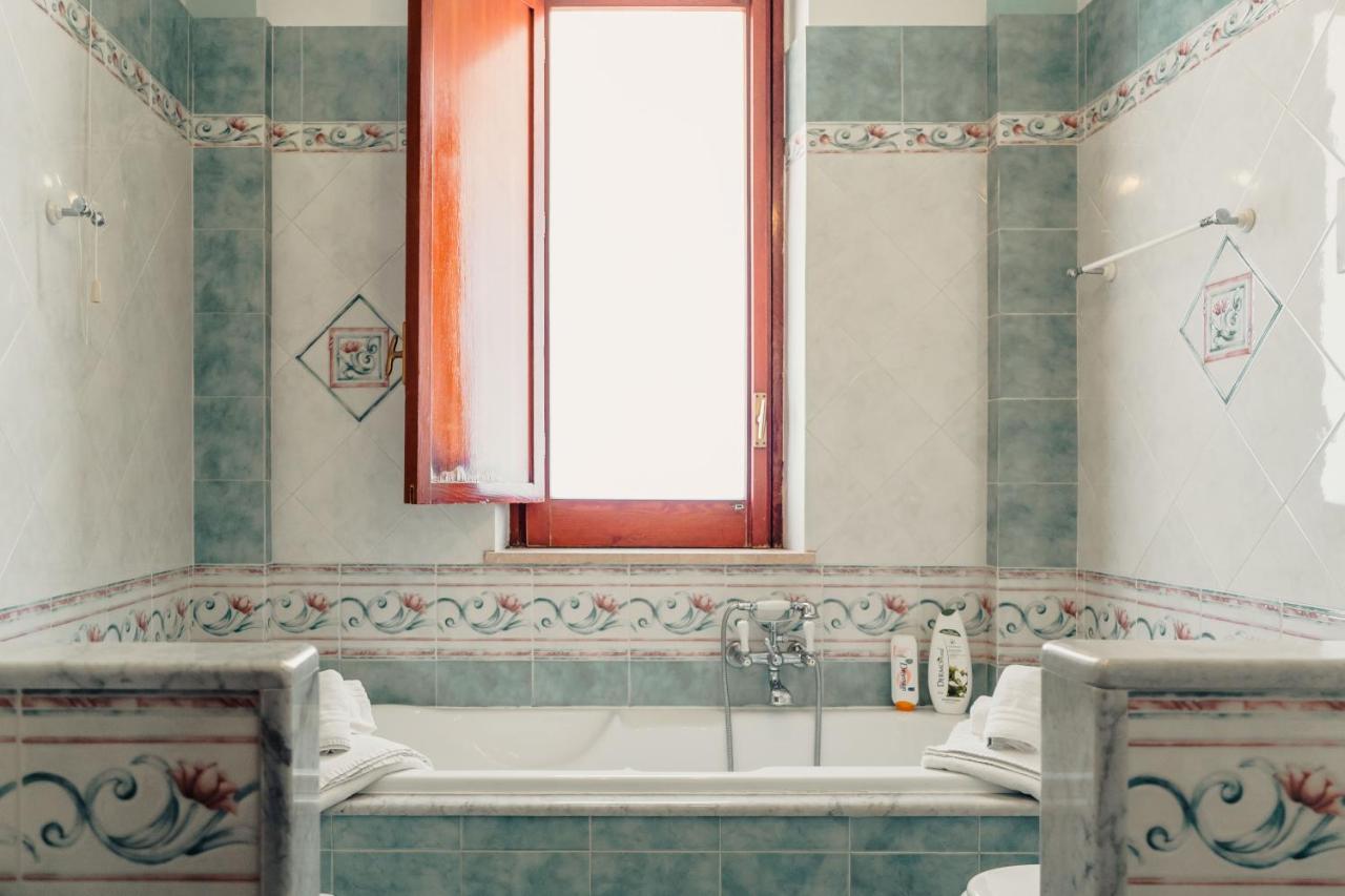 מונריאלה B&B Elvira Al Duomo מראה חיצוני תמונה