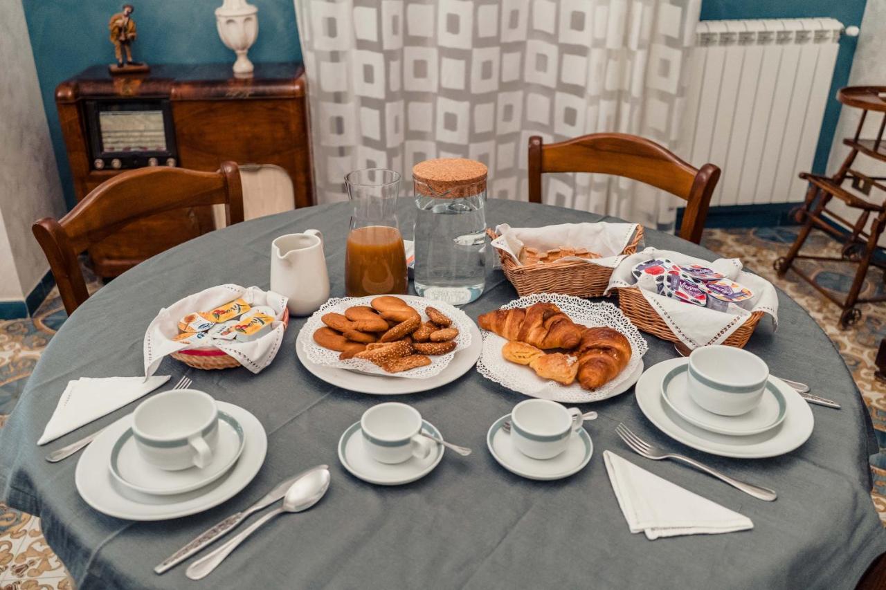 מונריאלה B&B Elvira Al Duomo מראה חיצוני תמונה