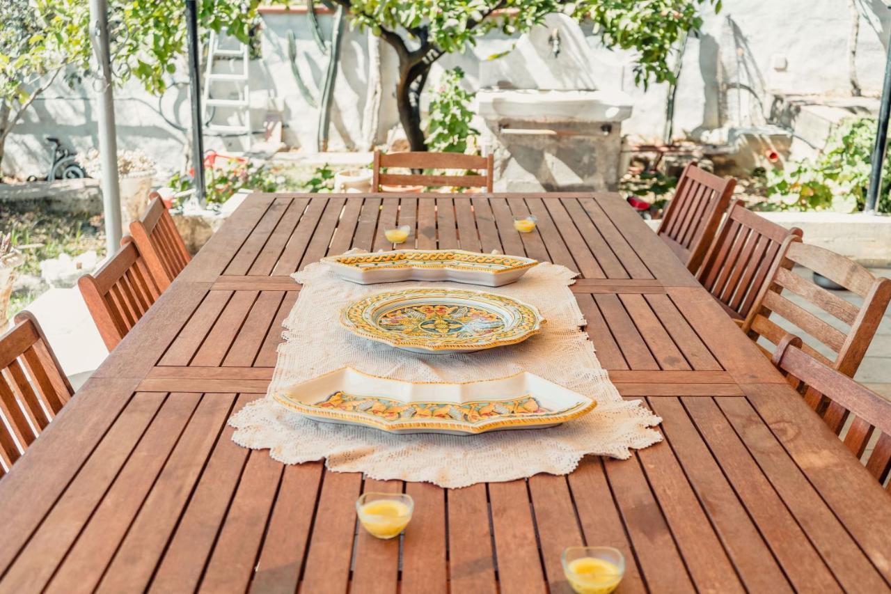 מונריאלה B&B Elvira Al Duomo מראה חיצוני תמונה