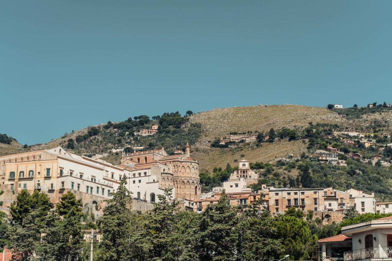 מונריאלה B&B Elvira Al Duomo מראה חיצוני תמונה