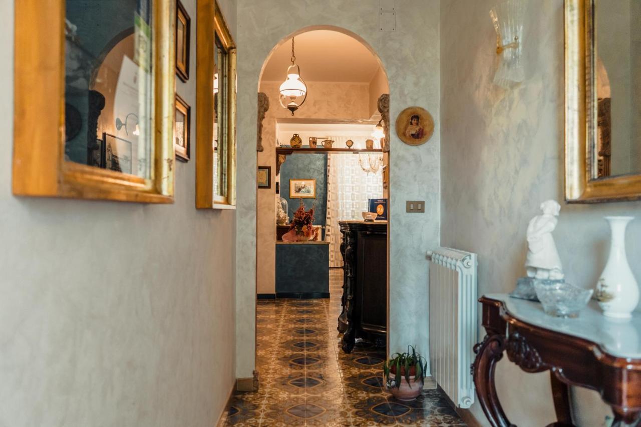 מונריאלה B&B Elvira Al Duomo מראה חיצוני תמונה